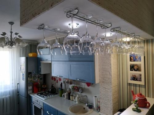 Наша кухня 7 кв + добирали метраж за счёт снесенной стены между кухней и прихожей. 02