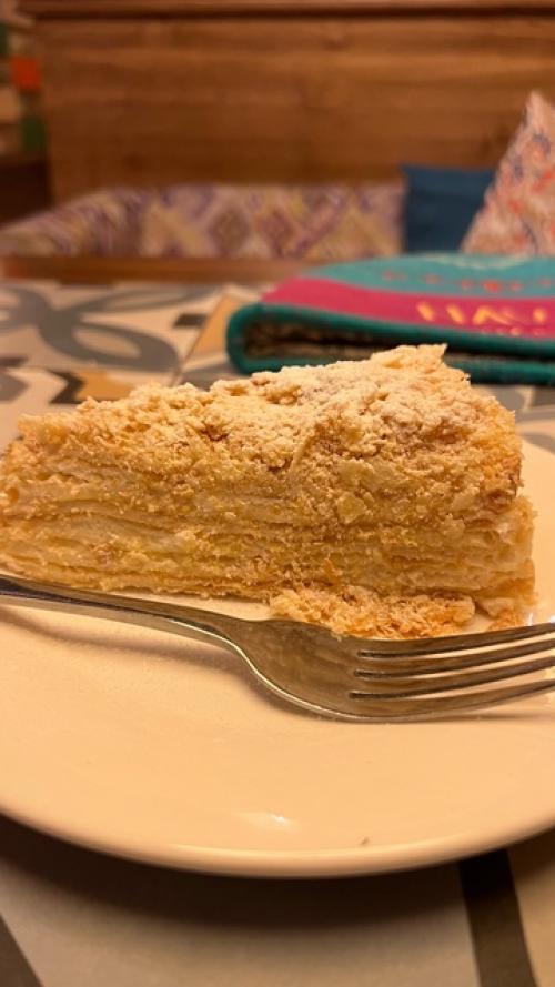 Мы сравним где лучше кафе, в Казахстане или в Сербии и Черногории? 02