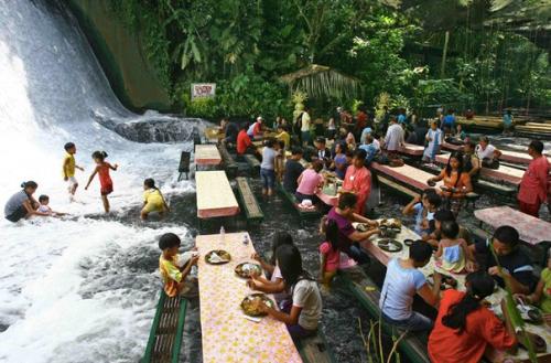 10 самых необычных ресторанов со всего мира (описание под фото). 01