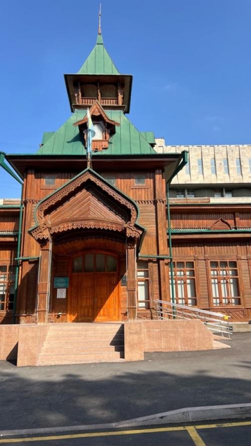 Мы сравним где лучше кафе, в Казахстане или в Сербии и Черногории? 07