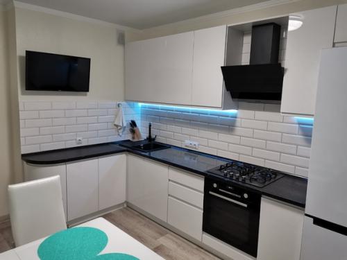 После ремонта в кухне можно находиться хоть целый день. 01