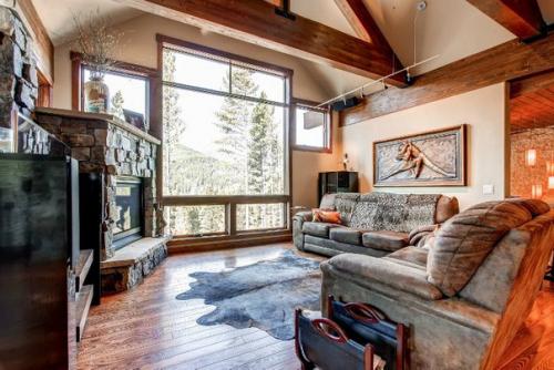 Стиль шале.  Стиль шале в последние годы стал популярен, и в первую очередь в странах Запада. 01