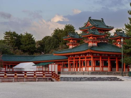 Архитектура Японии всегда стремилась к простоте, гармонии и единению с природой. 03