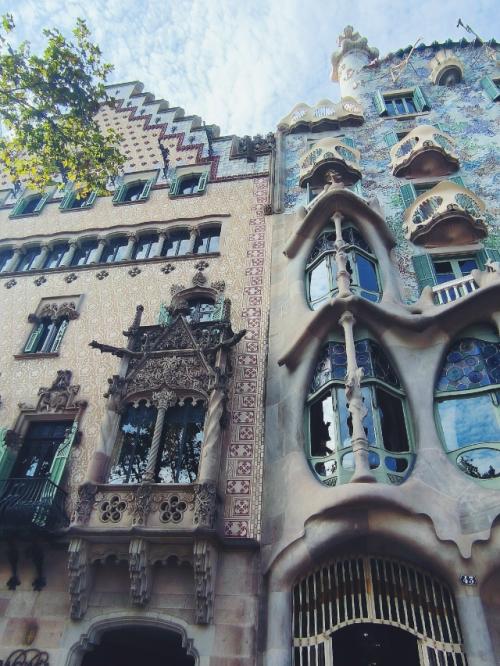 Барселона 5. Конечно дошли до знаменитых домов гауди - бальо и мила. 04 Барселона 5. Конечно дошли до знаменитых домов гауди - бальо и мила. 04