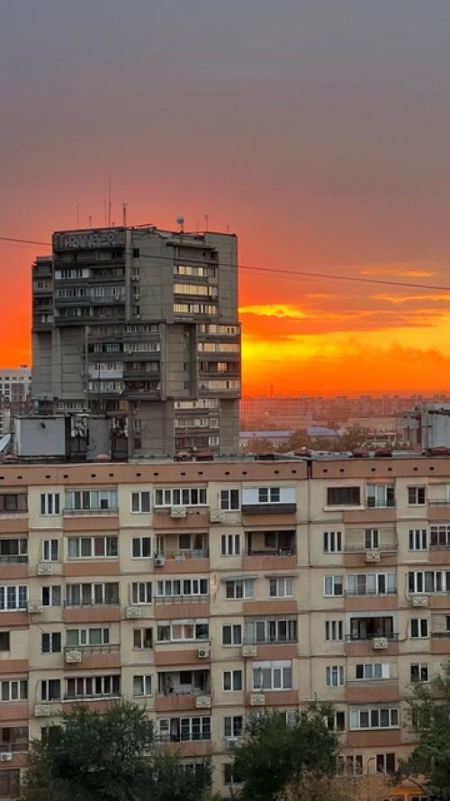 Мы сравним где лучше кафе, в Казахстане или в Сербии и Черногории? 06