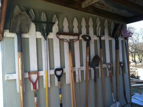 Мы наводим порядок на даче. 04