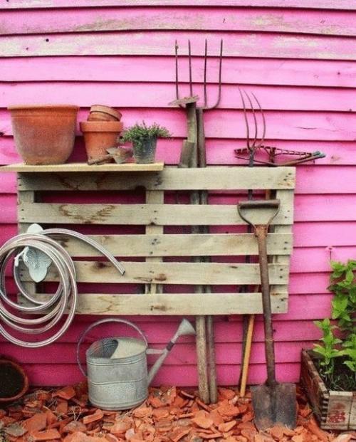 Мы наводим порядок на даче. 06