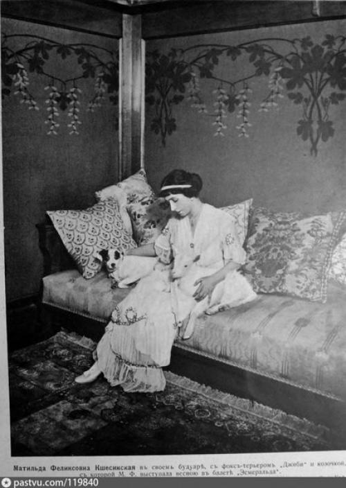 Особняк балерины Матильды кшесинской самый молодой дом (по времени постройки) на самой старой площади бывшей столицы. 02