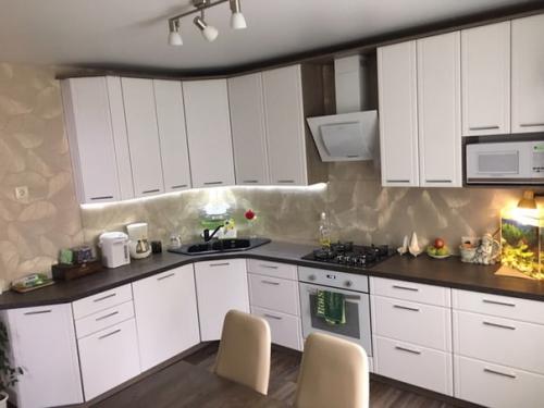 А это наша кухня, на стене еще будет телевизор. 01