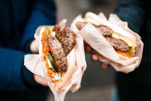 6 необычных ресторанов и кафе в петербургских дворах. 06