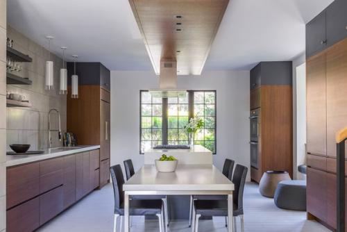 Частный дом Newton Tudor - это результат реставрации исторического здания 1932 года постройки в ньютоне, штат Массачусетс, США. 05