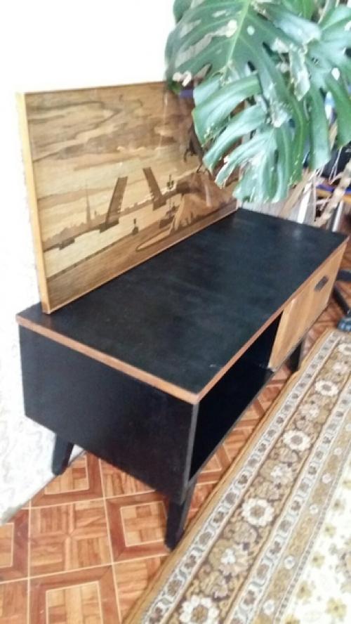 Жалко было такие ножки на свалке оставлять. 08