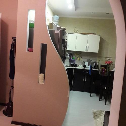 Продаётся однокомнатная с перепланировкой в 2-х с индивидуальной планировкой. 01