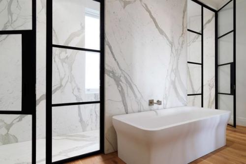 Архитектурная студия Luigi Rosselli выполнила элегантный и современный дизайн интерьера частного викторианского дома в Сиднее, Австралия. 06