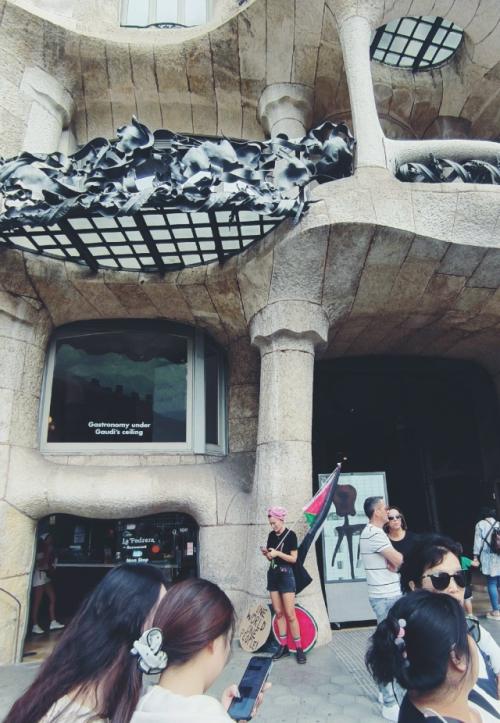 Барселона 5. Конечно дошли до знаменитых домов гауди - бальо и мила. 01 Барселона 5. Конечно дошли до знаменитых домов гауди - бальо и мила. 01