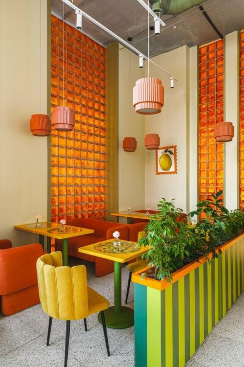 Кафе Roots в астане от студии Aidesign стало настоящим манифестом здорового и радостного образа жизни. 02