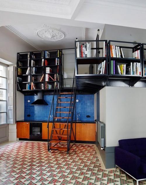 В готическом квартале Барселоны есть дом - утюг, одним своим углом выходящий на треугольную площадь Джорджа оруэлла. 07