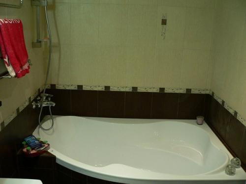 Сдаю большую 2-х комнатную квартиру 65 м 2 на длительный срок! 07