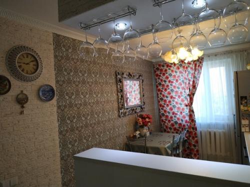 Наша кухня 7 кв + добирали метраж за счёт снесенной стены между кухней и прихожей. 03