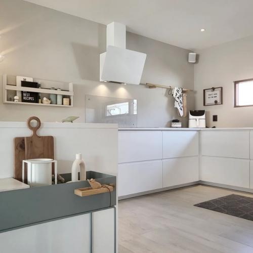 Для скандинавского стиля в интерьере очень важно правильное освещение. 03