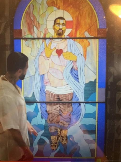 Тимати показал квартиру в два этажа и 650 квадратов. 01