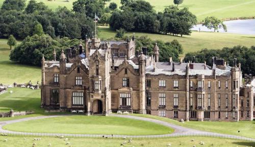 Замок аллертон в Великобритании (Allerton Castle). 05