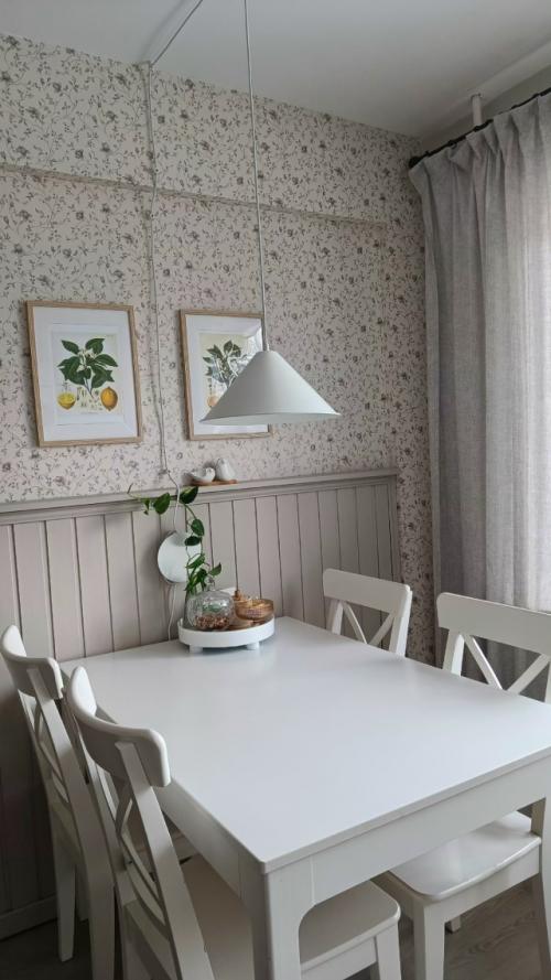 Амбассадор бумажных обоев. 01 Амбассадор бумажных обоев. 01