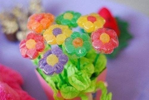 Идея маленького подарка: букет из мармеладок? 06