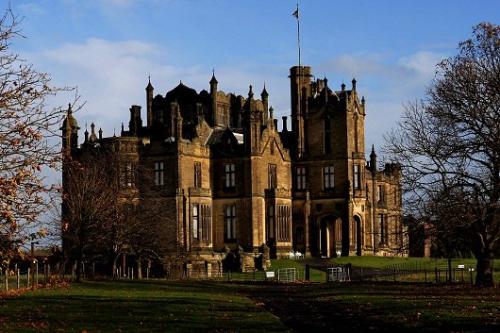 Замок аллертон в Великобритании (Allerton Castle). 04