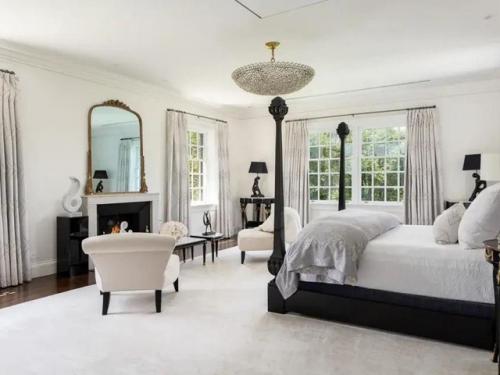 Майкл Дуглас и Кэтрин зета - Джонс продали свой особняк на берегу реки гудзон за 12 миллионов долларов. 06