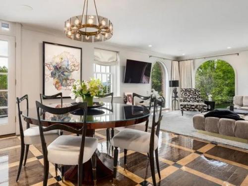 Майкл Дуглас и Кэтрин зета - Джонс продали свой особняк на берегу реки гудзон за 12 миллионов долларов. 07