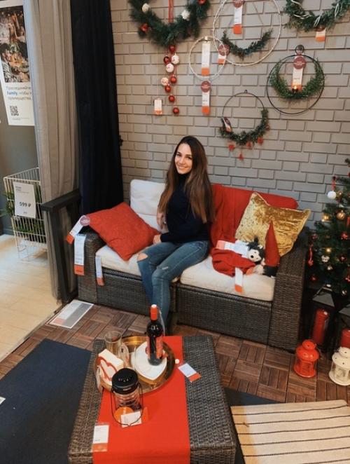 Во многих магазинах уже появляются новогодние товары и прям чувствуется приближение праздника.