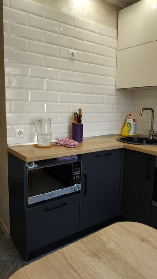 Подскажите, какого цвета сделать диванчик и какая полка открытая над ним подойдёт. 02