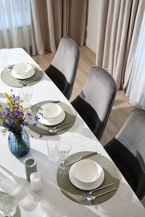 Когда мы приехали на сьемки в этот прекрасный дом в городе Дюртюли, мы взяли много аксессуаров из салона Enza. 02