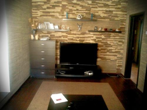 Сдаю большую 2-х комнатную квартиру 65 м 2 на длительный срок! 01