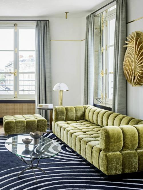 Гостиная с двумя окнами: 40+ фото и примеров. 05