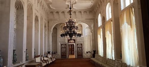 У всех в ленте фоточки с хэллоуина, а у нас по-прежнему, восточная сказка: дворцы и павлины. 01