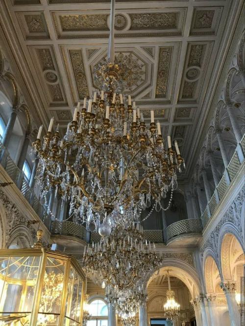 Роскошные люстры зимнего дворца. 03