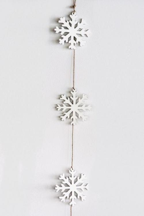 Задавались ли вы вопросом, как можно обновить перед новым годом интерьер и придать ему новогоднее настроение? 01