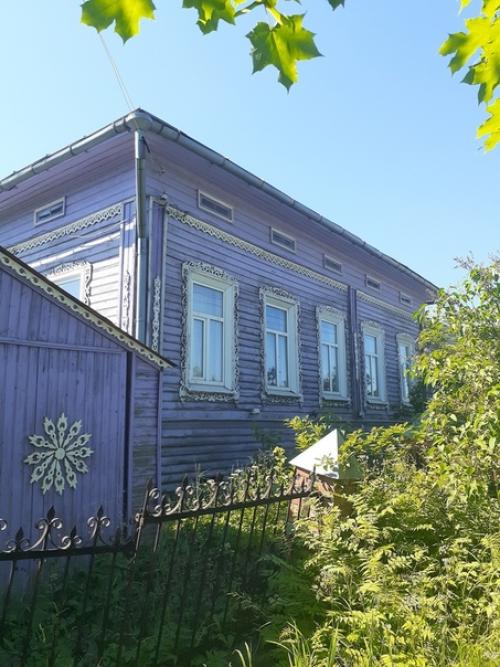 Искусство оформления жилого помещения недолговечно, но в музейных собраниях бережно хранят предметы комнатного убранства. 05