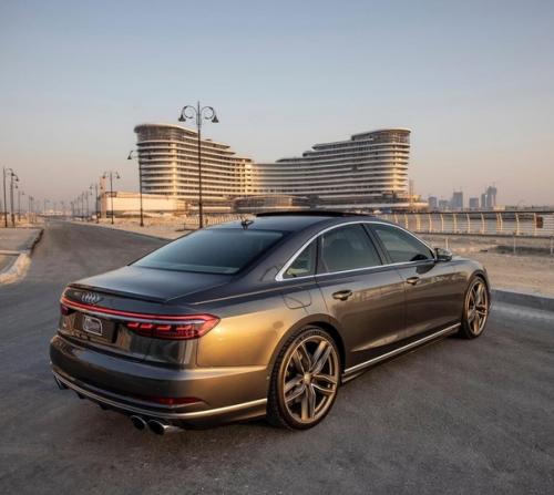 Audi S8 D5 - это спортивный автомобиль премиум - класса, выпускаемый компанией Audi. 03