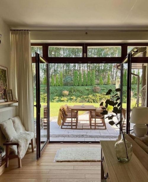 Красивый интерьер. Очень уютного дома. 08