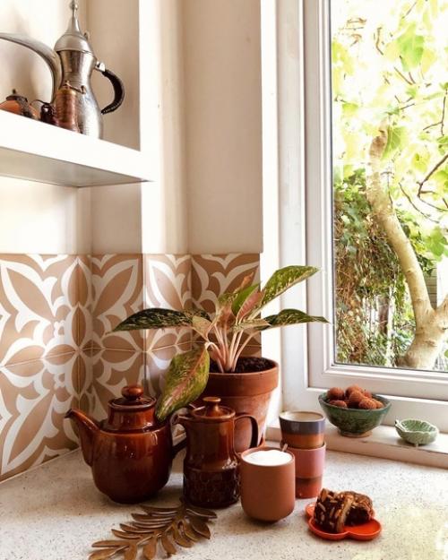 В осенью пору, в домах скандинавских стран появляется широкий спектр землистых тонов от светлого верблюда до темного шоколада. 01