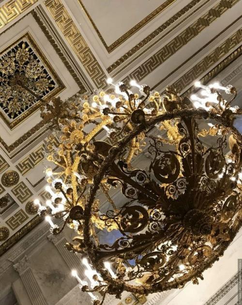 Роскошные люстры зимнего дворца. 02