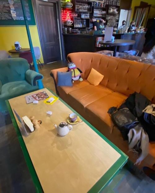 Посещала в феврале и мае свой любимый Санкт-петербург, и, конечно же, зашла в кафе Френдс и в гостях у Моники. 02