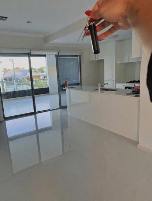 Новенькая квартира. Просторная. 02