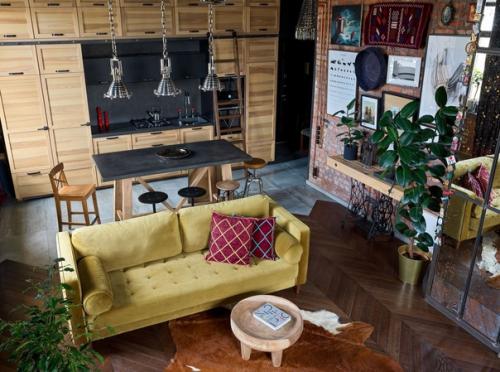 Яркий лофт - интерьер квартиры - студии для молодого человека. 02