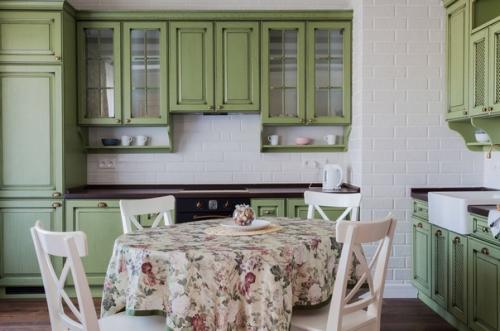 Уютный кантри - интерьер в очень приятной, натуральной цветовой гамме. 01