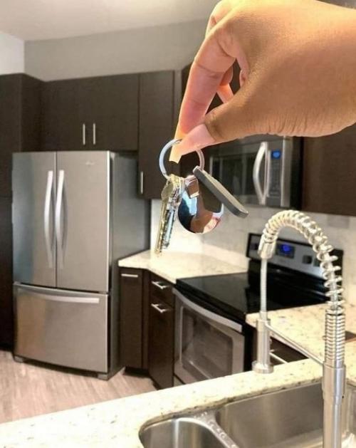 Новенькая квартира. Просторная. 05