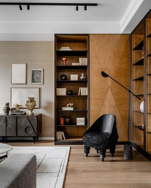 Реализованный интерьер квартиры, в котором ярко видна индивидуальность хозяев. 01